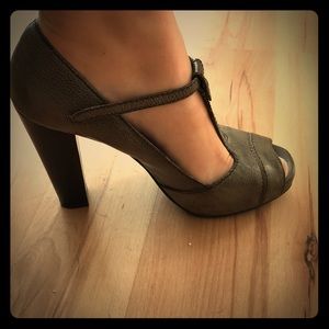 Simply Vera heels